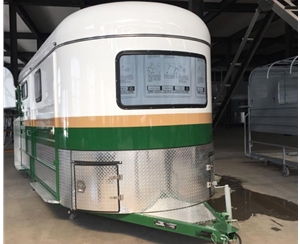 兩馬角裝豪華款